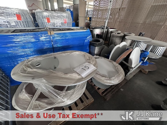 (Las Vegas, NV) (14) Round short tables NOTE: This unit is being sold AS IS/WHERE IS via Timed Aucti