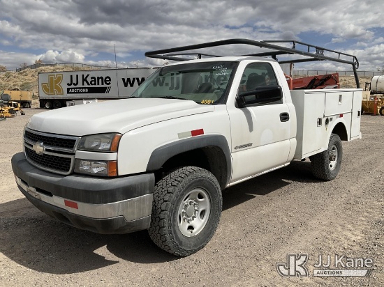 (Sparks, NV) 2007 Chevrolet Silverado 2500 4x4 Service Truck Runs & Moves) (Starts, Check Engine Lig
