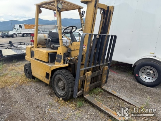 (Missoula, MT) 1992 Hyster H40XL Rubber Tired Forklift Not running, condition unknown (buyer load