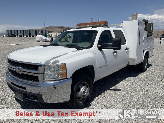 (Las Vegas, NV) 2009 Chevrolet Silverado 3500HD Crew-Cab Service Truck Runs & Moves) (Check Engine L