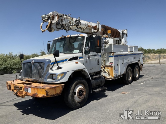 (Salt Lake City, UT) Altec D947-TR, Digger Derrick rear mounted on 2004 International 7400 Service T