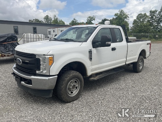 (Verona, KY) 2017 Ford F250 4x4 Extended-Cab Pickup Truck Runs & Moves) (Check Engine Light On, Body