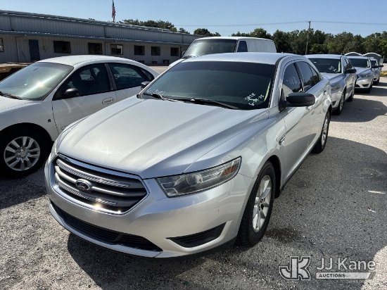 (Thonotosassa, FL) 2013 Ford Taurus 4-Door Sedan, State of FL Unit Runs & Moves) (Minor Paint & Body