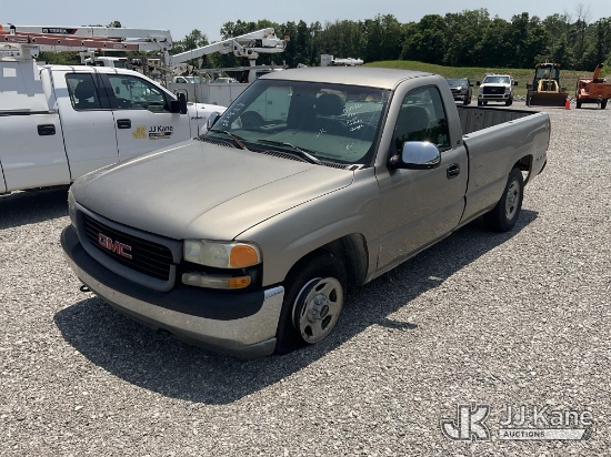 (Verona, KY) 2000 GMC Sierra 1500 Pickup Truck Duke Unit) (Runs & Moves) (Rust & Body Damage, Front 