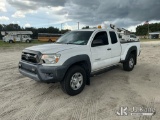 (Thonotosassa, FL) 2014 Toyota Tacoma 4x4 Extended-Cab Pickup Truck Runs & Moves) (Paint Damage