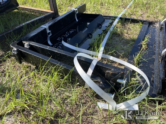 (Thonotosassa, FL) GIYI Mini Skid Steer Forks (Condition Unknown) NOTE: This unit is being sold AS I