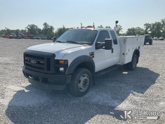 (Verona, KY) 2008 Ford F450 4x4 Extended-Cab Service Truck Runs & Moves) (Rust Damage