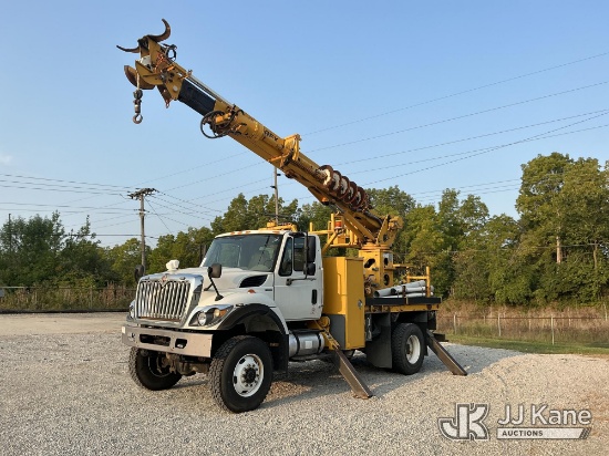 (Fort Wayne, IN) Terex Commander C4047, Digger Derrick rear mounted on ...