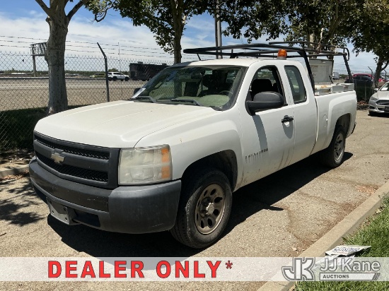 (Dixon, CA) 2007 Chevrolet Silverado 1500 Extended-Cab Pickup Truck Runs & Moves)(Dash Warning Indic