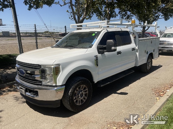 (Dixon, CA) 2019 Ford F-350 SD Crew-Cab Service Truck Runs & Moves) (Dash Warning Lights On - ABS Li