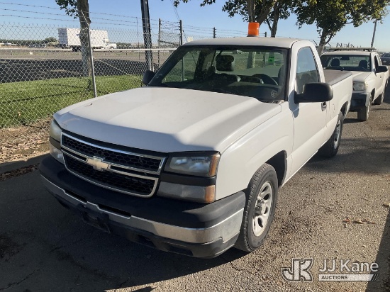 (Dixon, CA) 2006 Chevrolet Silverado 1500 Pickup Truck Runs & Moves