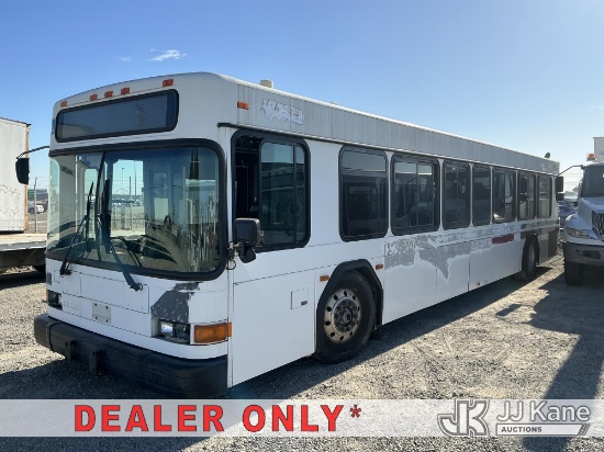 (Dixon, CA) 2001 Gillig Low Floor Passenger Bus Not Running, Conditions Unknown) (Interior & Exterio