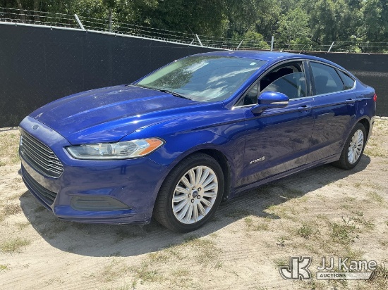 (Tampa, FL) 2014 Ford Fusion Hybrid SE 4-Door Sedan, State of Florida Unit Runs & Moves)(FL Resident