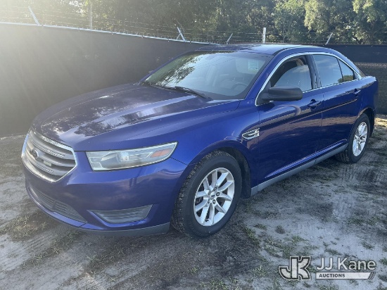 (Tampa, FL) 2013 Ford Taurus SE 4-Door Sedan, State of Florida Unit Runs & Moves) (FL Residents Purc