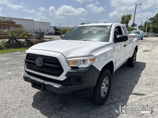 (West Palm Beach, FL) 2019 Toyota Tacoma Extended-Cab Pickup Truck Runs & Moves) (Dash Warning Indic