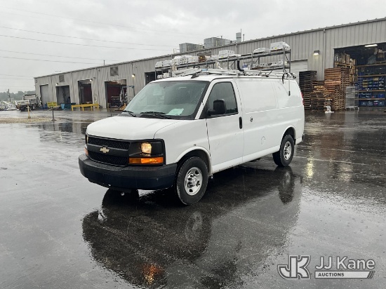 (Elizabethtown, KY) 2016 Chevrolet Express G2500 Cargo Van Runs & Moves) (Body Damage