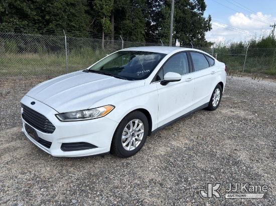 (Chester, VA) 2015 Ford Fusion 4-Door Sedan Runs & Moves