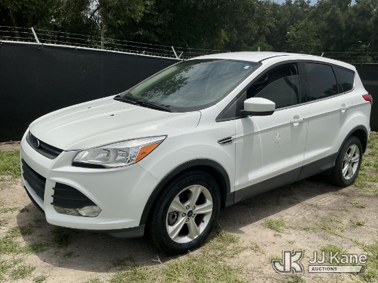 (Tampa, FL) 2015 Ford Escape SE 4-Door Sport Utility Vehicle Runs & Moves) (Engine Performance Conce