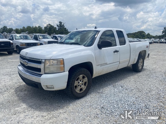 (Villa Rica, GA) 2008 Chevrolet Silverado 1500 4x4 Extended-Cab Pickup Truck Runs & Moves) (Dash War