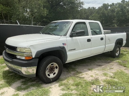 (Tampa, FL) 2002 Chevrolet Silverado 2500HD Crew-Cab Pickup Truck, City of Temple Terrace Unit Runs