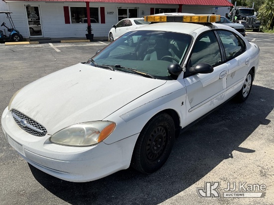 (Ocala, FL) 2002 Ford Taurus 4-Door Sedan Runs & Moves) (Jump To Start, Body/Paint Damage