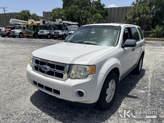 (West Palm Beach, FL) 2009 Ford Escape 4-Door Sport Utility Vehicle Runs & Moves) (Exterior Defects-