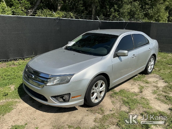 (Tampa, FL) 2012 Ford Fusion SE 4-Door Sedan Runs & Moves) (FL Residents Purchasing Titled Items - t