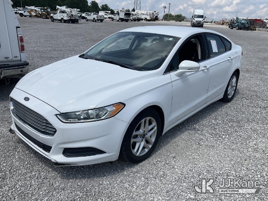 (Verona, KY) 2013 Ford Fusion 4-Door Sedan Runs & Moves) (Exterior Defects - See Pictures