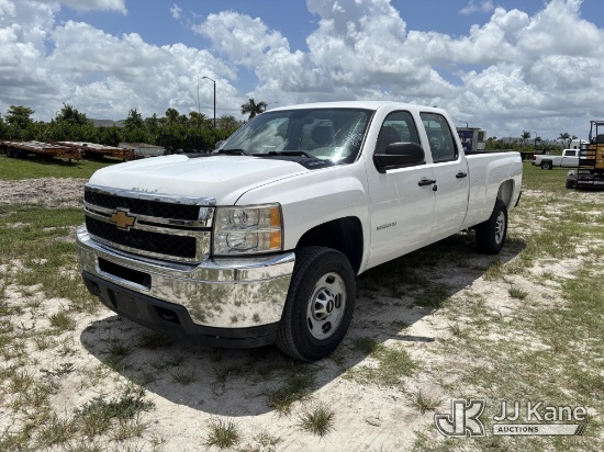 (Westlake, FL) 2013 Chevrolet Silverado 2500HD Crew-Cab Pickup Truck Runs & Moves With Jump) (Body &