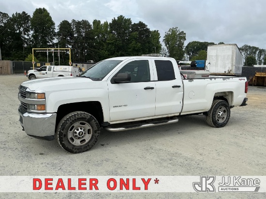 (China Grove, NC) 2015 Chevrolet Silverado 2500HD 4x4 Extended-Cab Pickup Truck Runs & Moves) (Dash