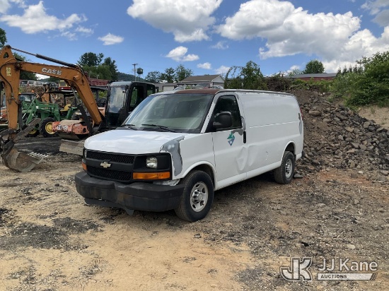 (Sparta, NC) 2011 Chevrolet Express G2500 Cargo Van Runs & Moves) (Dash Warning Indicator On, Exteri