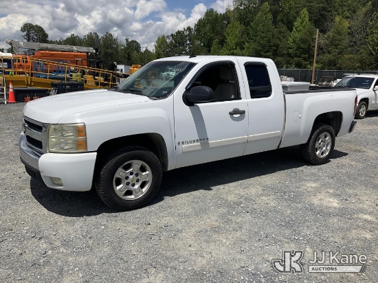 (China Grove, NC) 2008 Chevrolet Silverado 1500 Extended-Cab Pickup Truck Runs & Moves) (Interior De