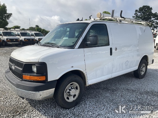 (Villa Rica, GA) 2014 Chevrolet Express G2500 Cargo Van Runs & Moves) (Dash Warning Indicators On
