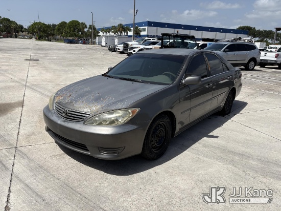(Riviera Beach, FL) 2005 Toyota Camry 4-Door Sedan Runs & Moves) (Engine Performance Concerns, Dash
