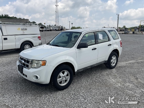 (Verona, KY) 2012 Ford Escape XLS AT 4-Door Sport Utility Vehicle Runs & Moves) (Corrosion