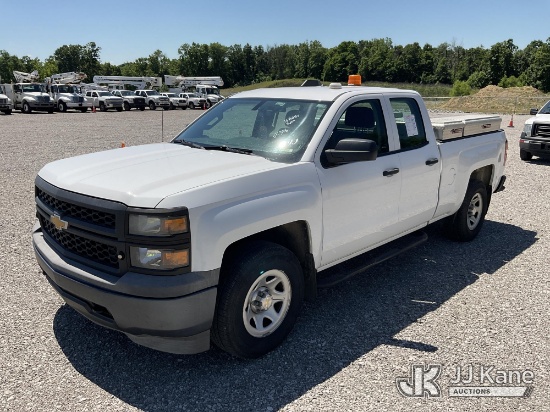(Verona, KY) 2015 Chevrolet Silverado 1500 4x4 Extended-Cab Pickup Truck Runs & Moves) (Dash Warning