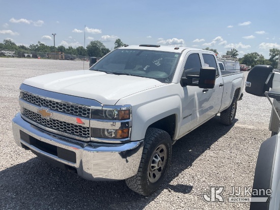 (Verona, KY) 2019 Chevrolet Silverado 3500HD Crew-Cab Pickup Truck Runs & Moves) (Engine Performance