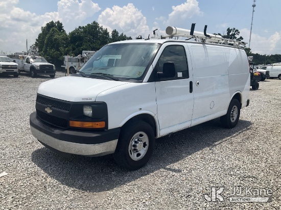 (Villa Rica, GA) 2014 Chevrolet Express G2500 Cargo Van Runs & Moves) (Dash Warning Indicator Light