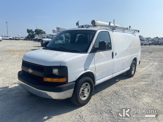 (Villa Rica, GA) 2014 Chevrolet Express G2500 Cargo Van Runs & Moves) (Dash Warning Indicators On