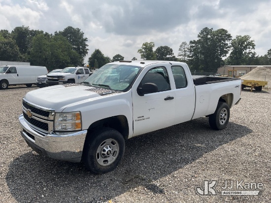 (Chester, VA) 2013 Chevrolet Silverado 2500HD 4X4 Extended-Cab Pickup Truck Runs & Moves) (Exterior
