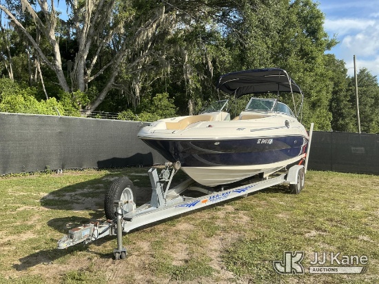 (Tampa, FL) 2005 Blue Sea Ray Sun Deck 25 Foot Deck Boat Runs, Operating Condition Unknown