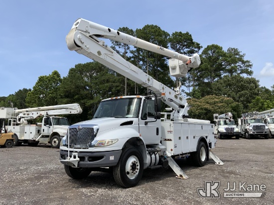 (Graysville, AL) Altec AA55-MH, Material Handling Bucket Truck rear mounted on 2016 International Du