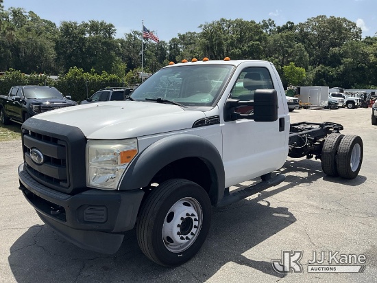 (Ocala, FL) 2015 Ford F550 4x4 Cab & Chassis Runs & Moves) (Missing Taillights, Chipped Windshield