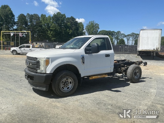 (China Grove, NC) 2017 Ford F350 SD 4X4 Cab & Chassis Runs & Moves) (Dash Warning Indicator On