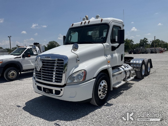 (Verona, KY) 2015 Freightliner Cascadia 125 Truck Tractor Duke Unit) (Runs & Moves) (Dash Warning In