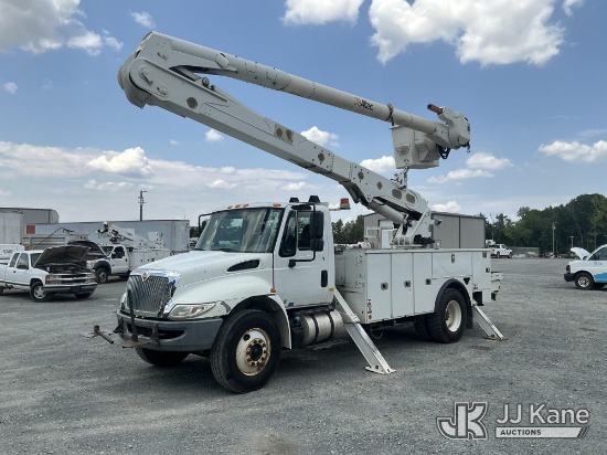 (China Grove, NC) Altec AA55, Material Handling Bucket Truck rear mounted on 2019 International 4300