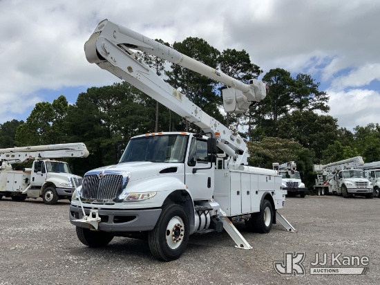 (Graysville, AL) Altec AA55-MH, Articulating Material Handling Bucket Truck rear mounted on 2016 Int