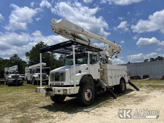 (Defuniak Springs, FL) Altec AM55, Over-Center Material Handling Bucket Truck rear mounted on 2005 F