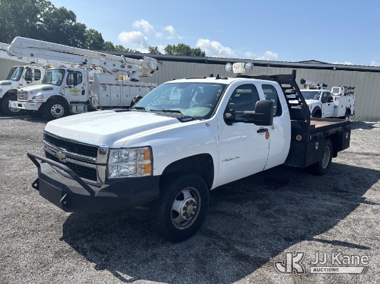 (Albertville, AL) 2009 Chevrolet Silverado 3500HD Extended-Cab Flatbed Truck Runs & Moves) (Dash War