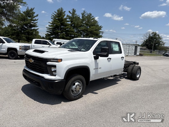 (Lebanon, TN) 2024 Chevrolet Silverado 3500HD Crew-Cab Chassis No Title, MSO Only) (Runs & Moves